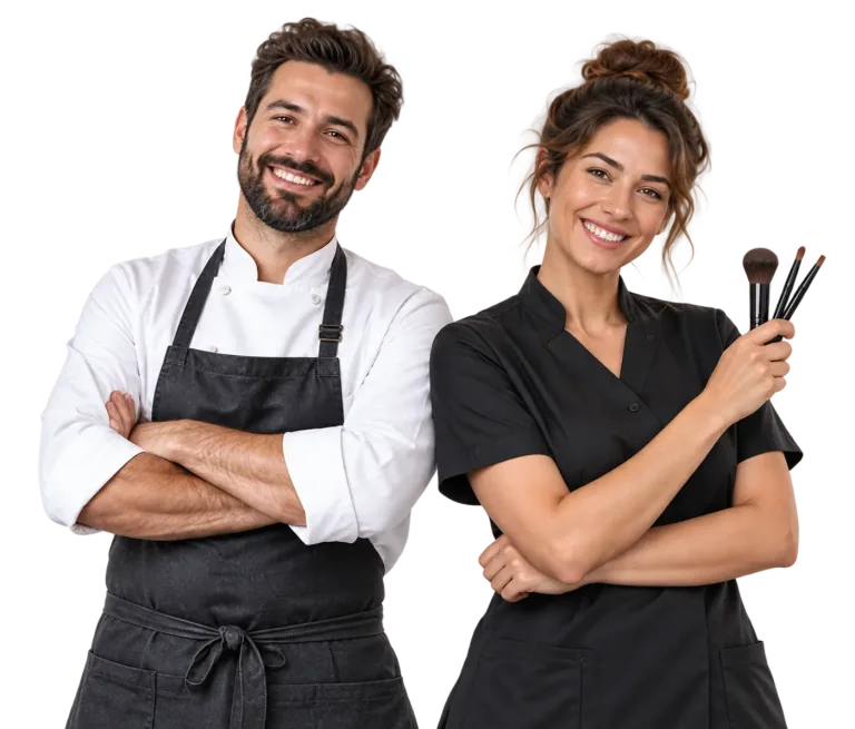 Un chef et une professionnelle de la beauté souriants, les bras croisés.