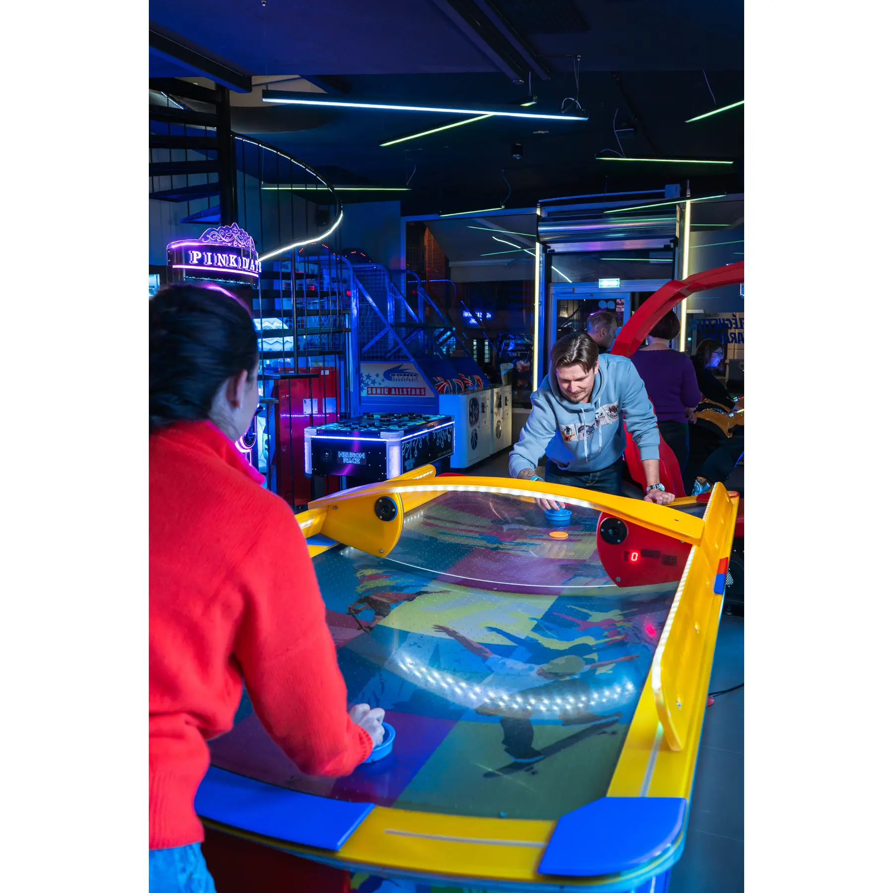 Jeux d’arcade et air hockey chez Nice Sports & Games