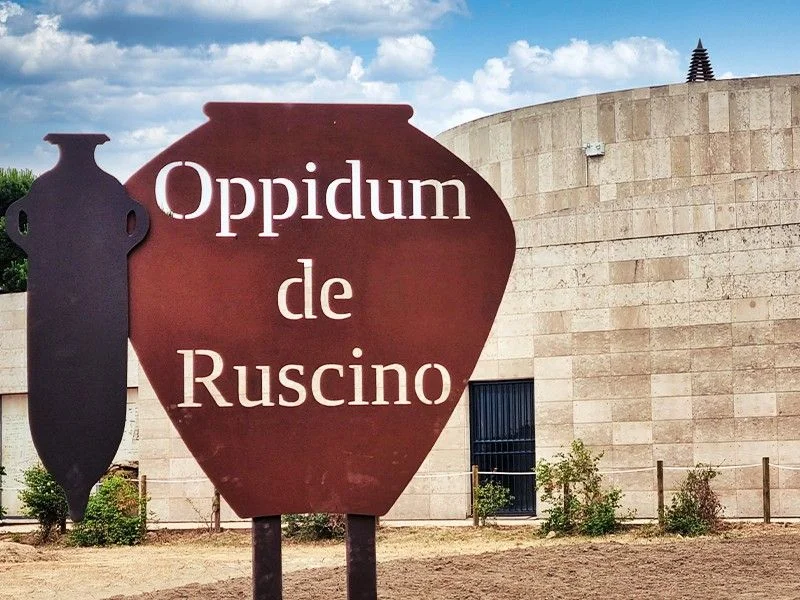 LES INSCRIPTIONS ROMAINES À RUSCINO