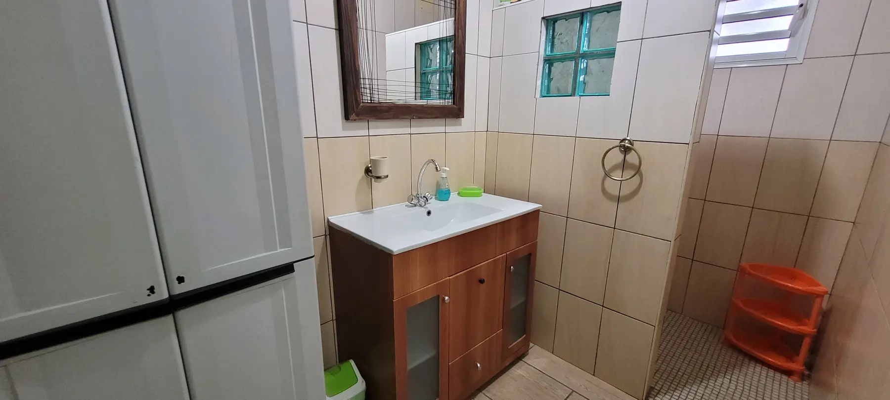 Salle d’eau avec douche